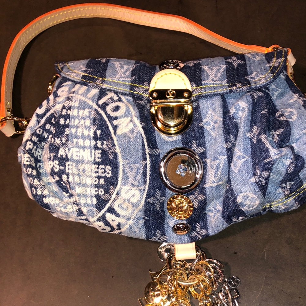 Auth. Judy Blame Edition Louis Vuitton Pleaty Bag